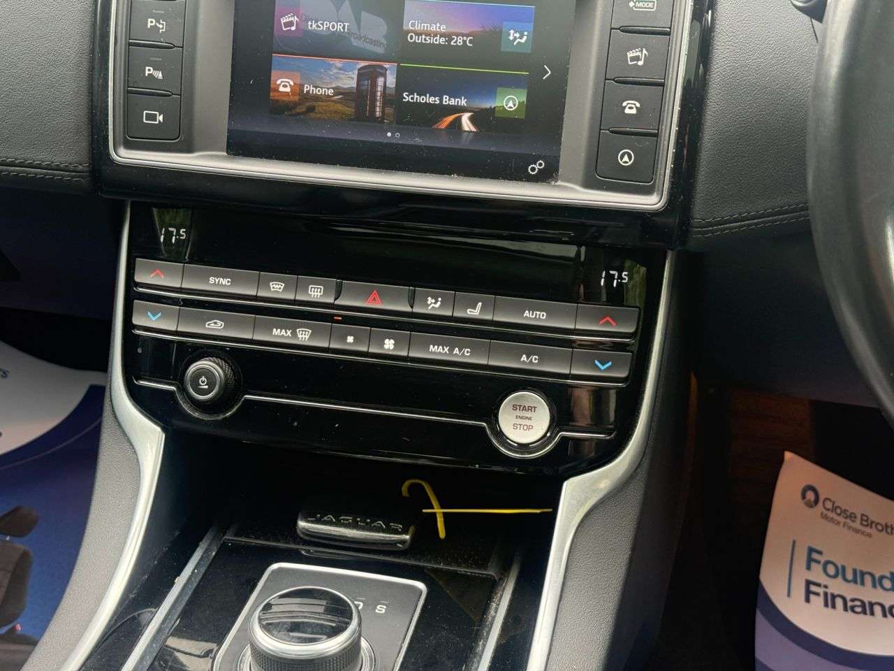 2017 JAGUAR XE 2017 JAGUAR XE
