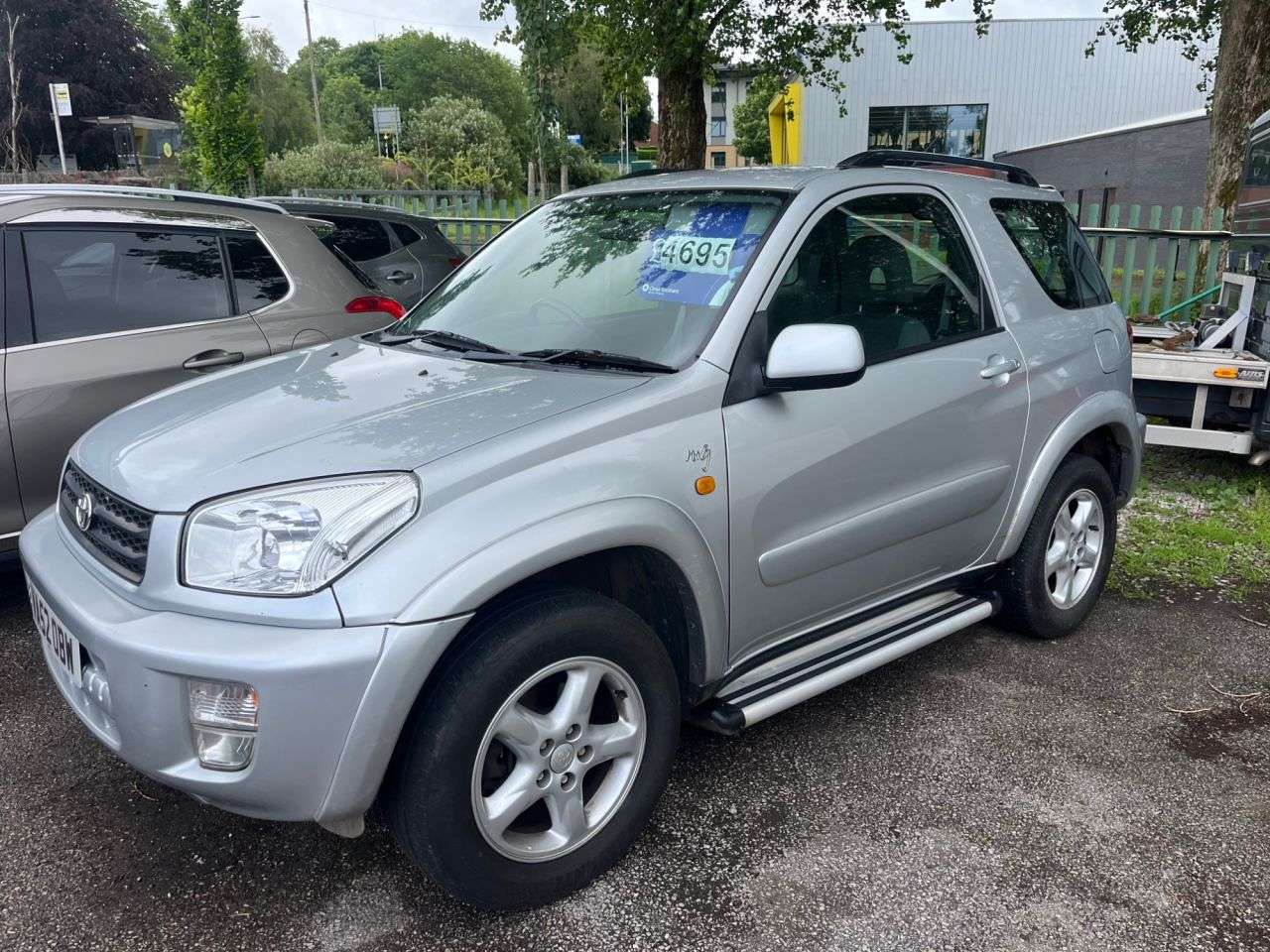 A 2002 TOYOTA RAV4 2.0 VVT-i NRG SUV 3dr Petrol Automatic 4WD (224 g/km, 147 bhp) A 2002 TOYOTA RAV4 2.0 VVT-i NRG SUV 3dr Petrol Automatic 4WD (224 g/km, 147 bhp)