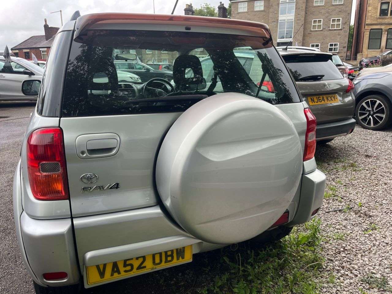 A 2002 TOYOTA RAV4 2.0 VVT-i NRG SUV 3dr Petrol Automatic 4WD (224 g/km, 147 bhp) A 2002 TOYOTA RAV4 2.0 VVT-i NRG SUV 3dr Petrol Automatic 4WD (224 g/km, 147 bhp)