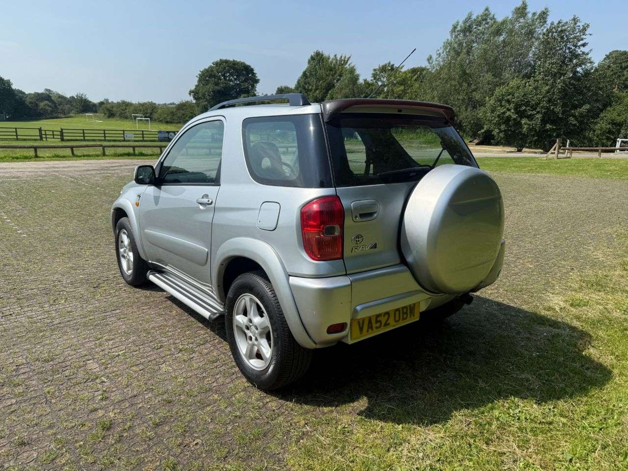 A 2002 TOYOTA RAV4 2.0 VVT-i NRG SUV 3dr Petrol Automatic 4WD (224 g/km, 147 bhp) A 2002 TOYOTA RAV4 2.0 VVT-i NRG SUV 3dr Petrol Automatic 4WD (224 g/km, 147 bhp)