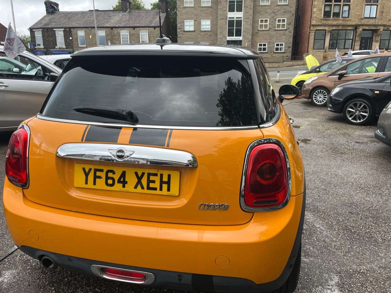 A 2014 MINI HATCH 1.5 Cooper Hatchback 3dr Petrol Auto Euro 6 (s/s) (136 ps) A 2014 MINI HATCH 1.5 Cooper Hatchback 3dr Petrol Auto Euro 6 (s/s) (136 ps)