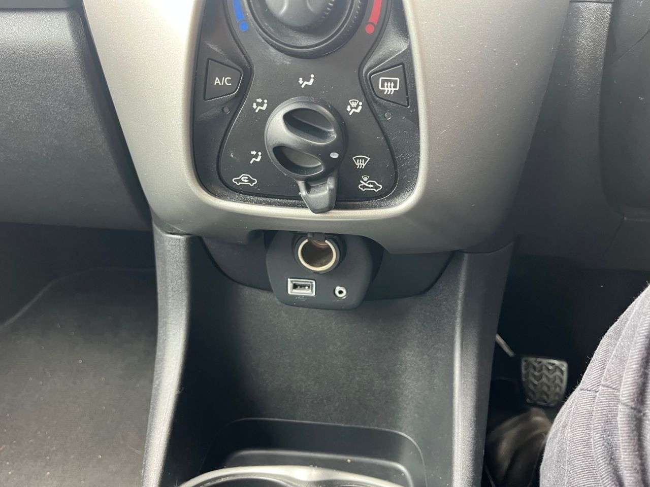2014 TOYOTA AYGO 2014 TOYOTA AYGO
