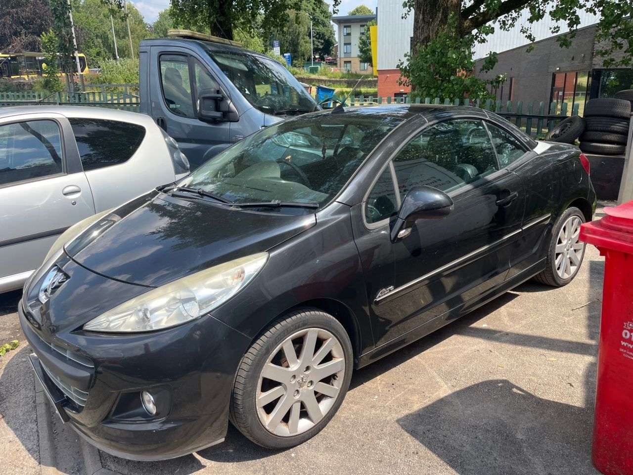 A 2010 PEUGEOT 207 CC 1.6 VTi Allure Convertible 2dr Petrol Manual Euro 5 (120 ps) A 2010 PEUGEOT 207 CC 1.6 VTi Allure Convertible 2dr Petrol Manual Euro 5 (120 ps)