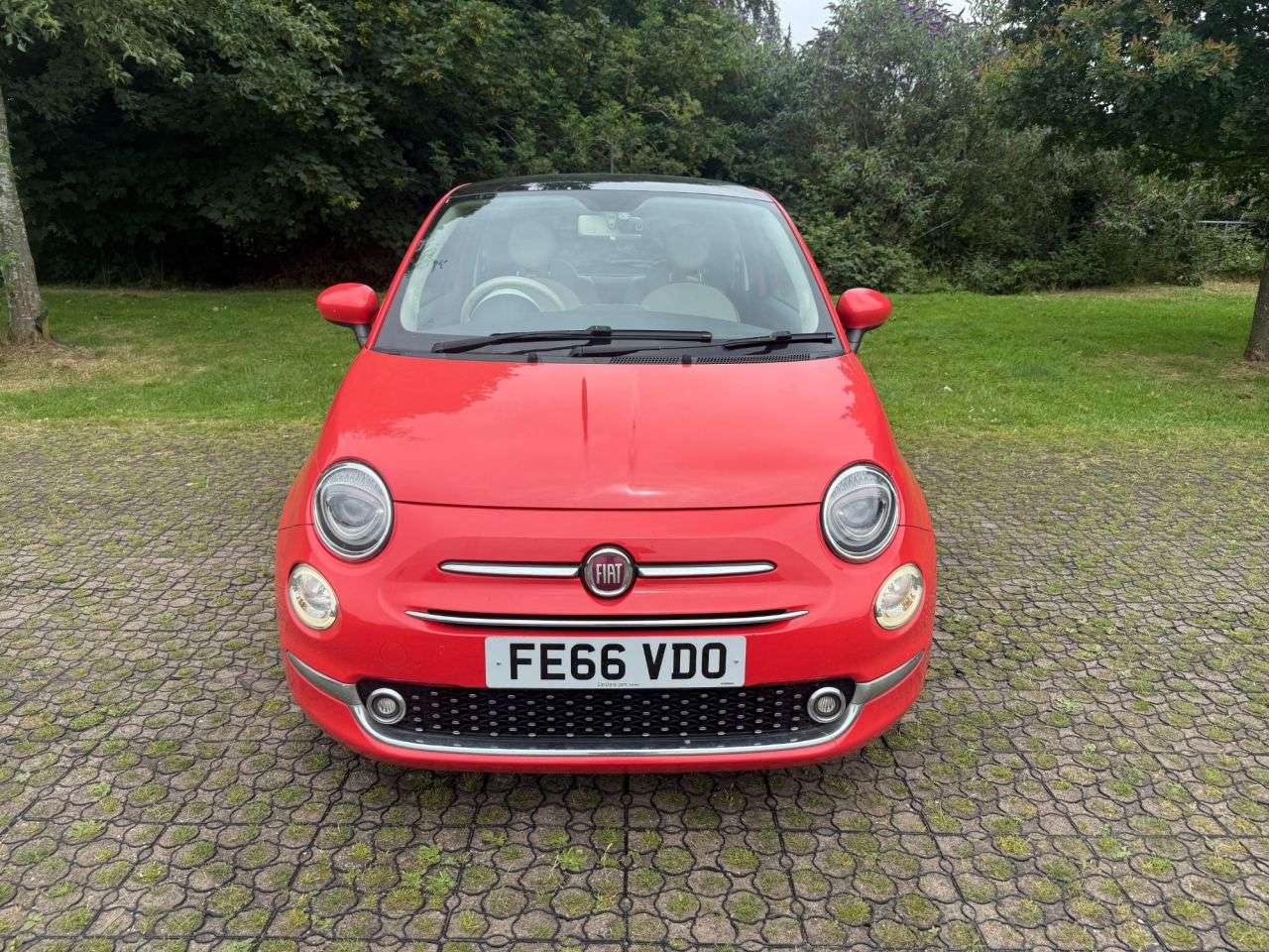 A 2016 FIAT 500 1.2 Lounge Hatchback 3dr Petrol Manual Euro 6 (s/s) (69 bhp) A 2016 FIAT 500 1.2 Lounge Hatchback 3dr Petrol Manual Euro 6 (s/s) (69 bhp)