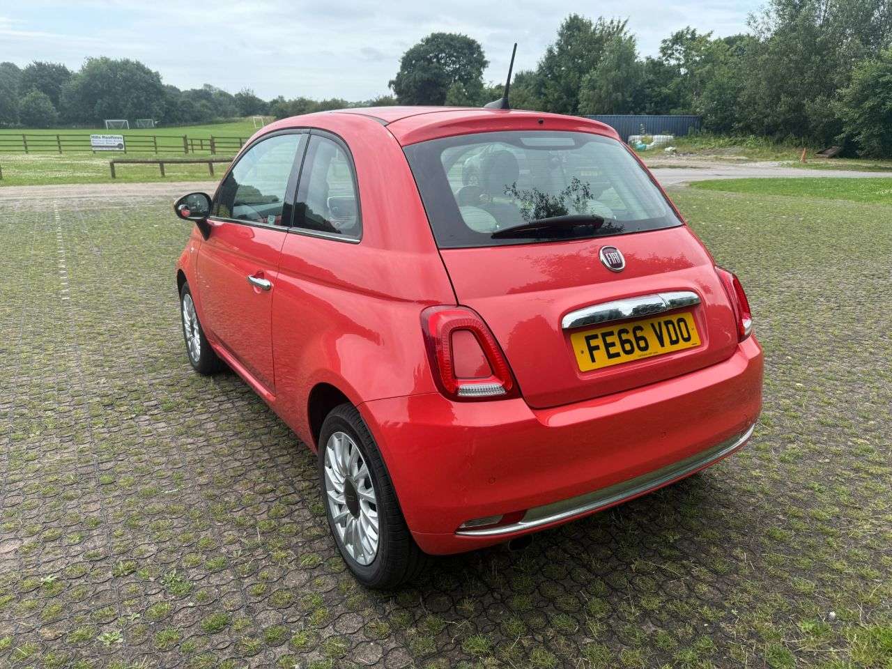 A 2016 FIAT 500 1.2 Lounge Hatchback 3dr Petrol Manual Euro 6 (s/s) (69 bhp) A 2016 FIAT 500 1.2 Lounge Hatchback 3dr Petrol Manual Euro 6 (s/s) (69 bhp)