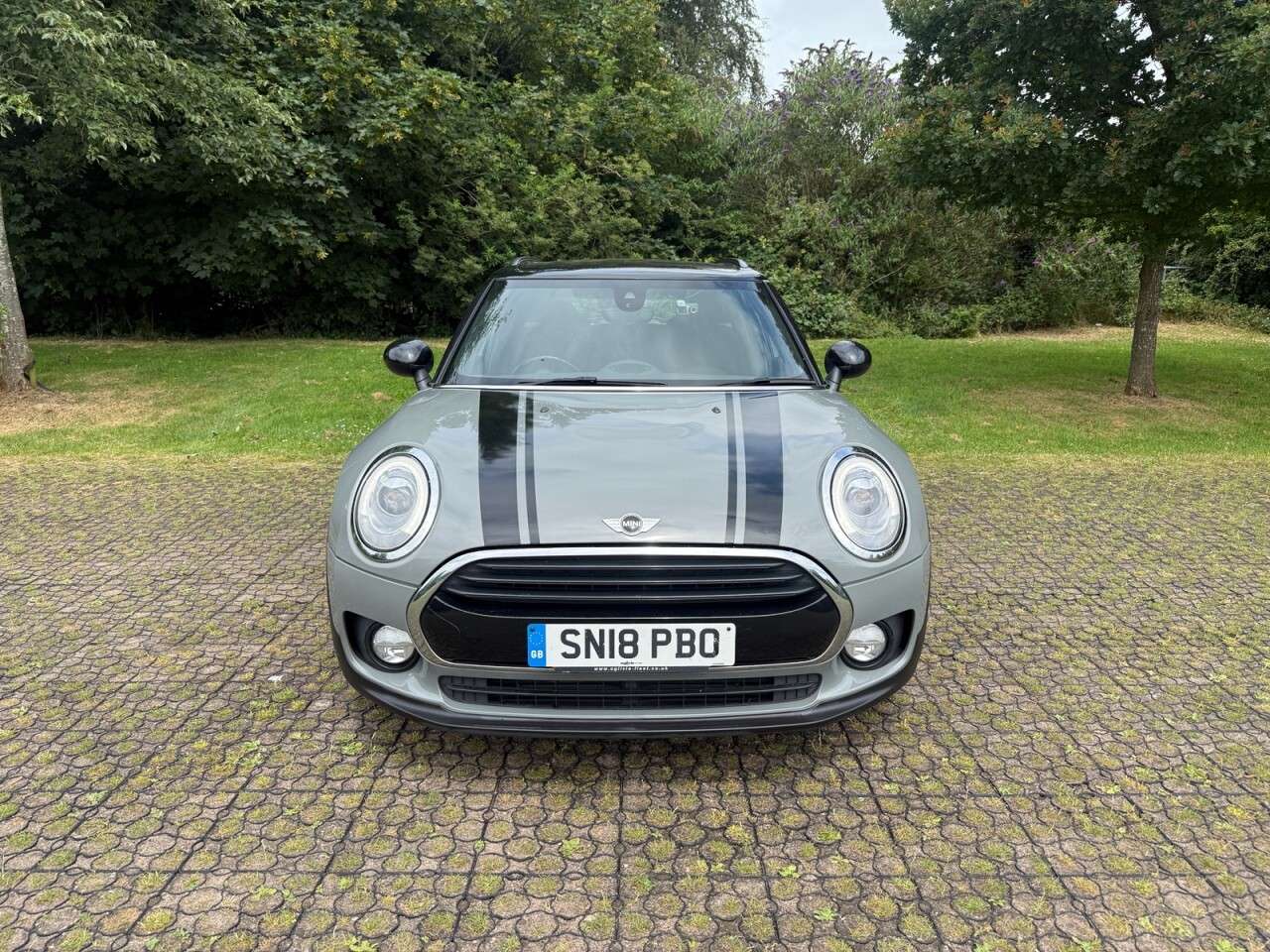 A 2018 MINI CLUBMAN 2.0 Cooper D (Black Pack) Estate 6dr Diesel Manual Euro 6 (s/s) (150 ps) A 2018 MINI CLUBMAN 2.0 Cooper D (Black Pack) Estate 6dr Diesel Manual Euro 6 (s/s) (150 ps)
