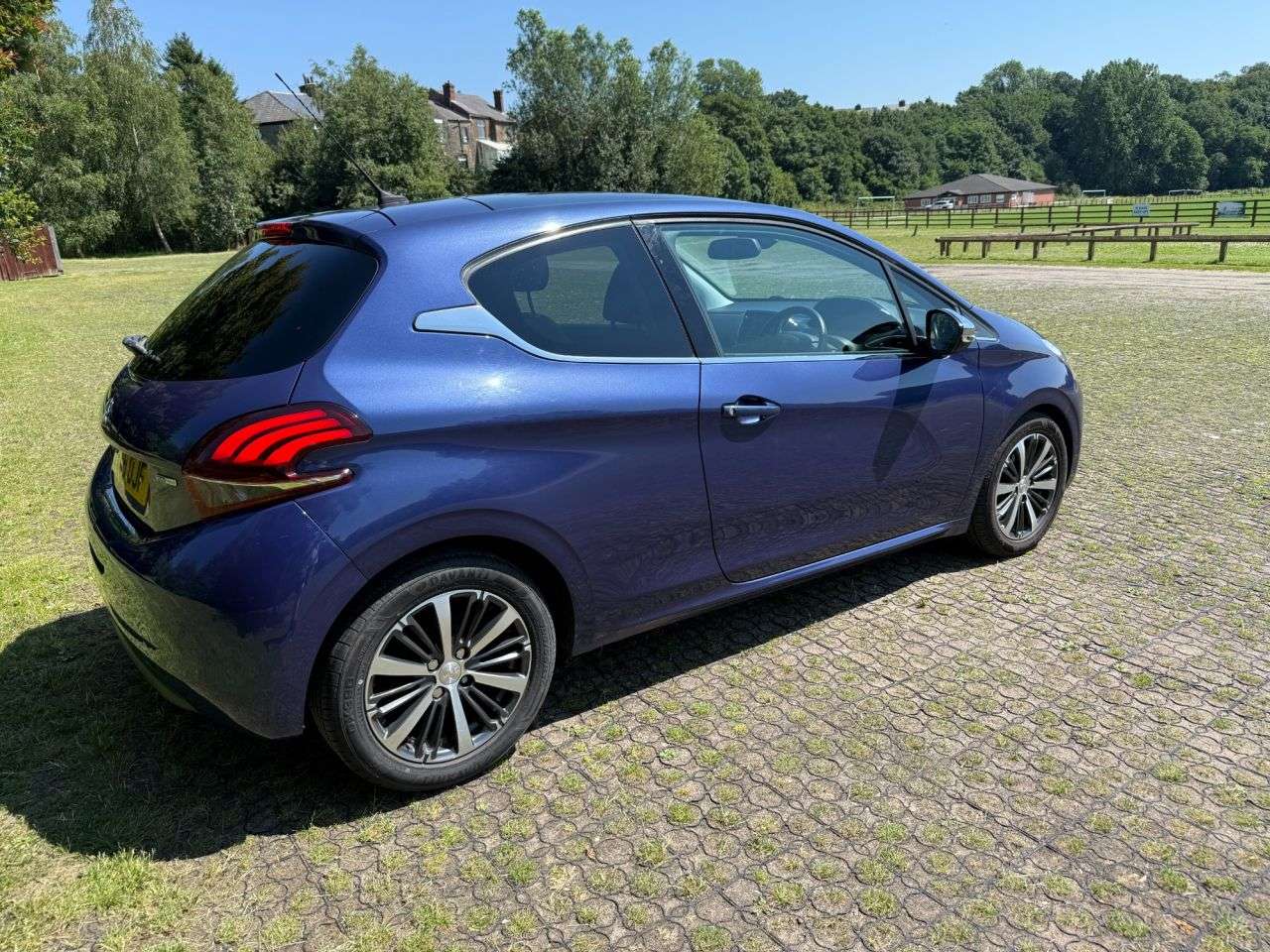 2016 PEUGEOT 208 2016 PEUGEOT 208
