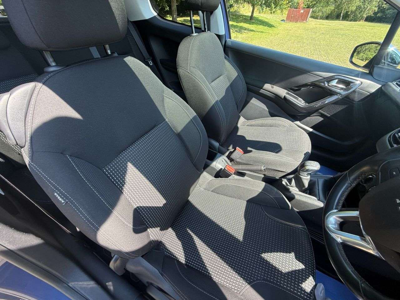 2016 PEUGEOT 208 2016 PEUGEOT 208