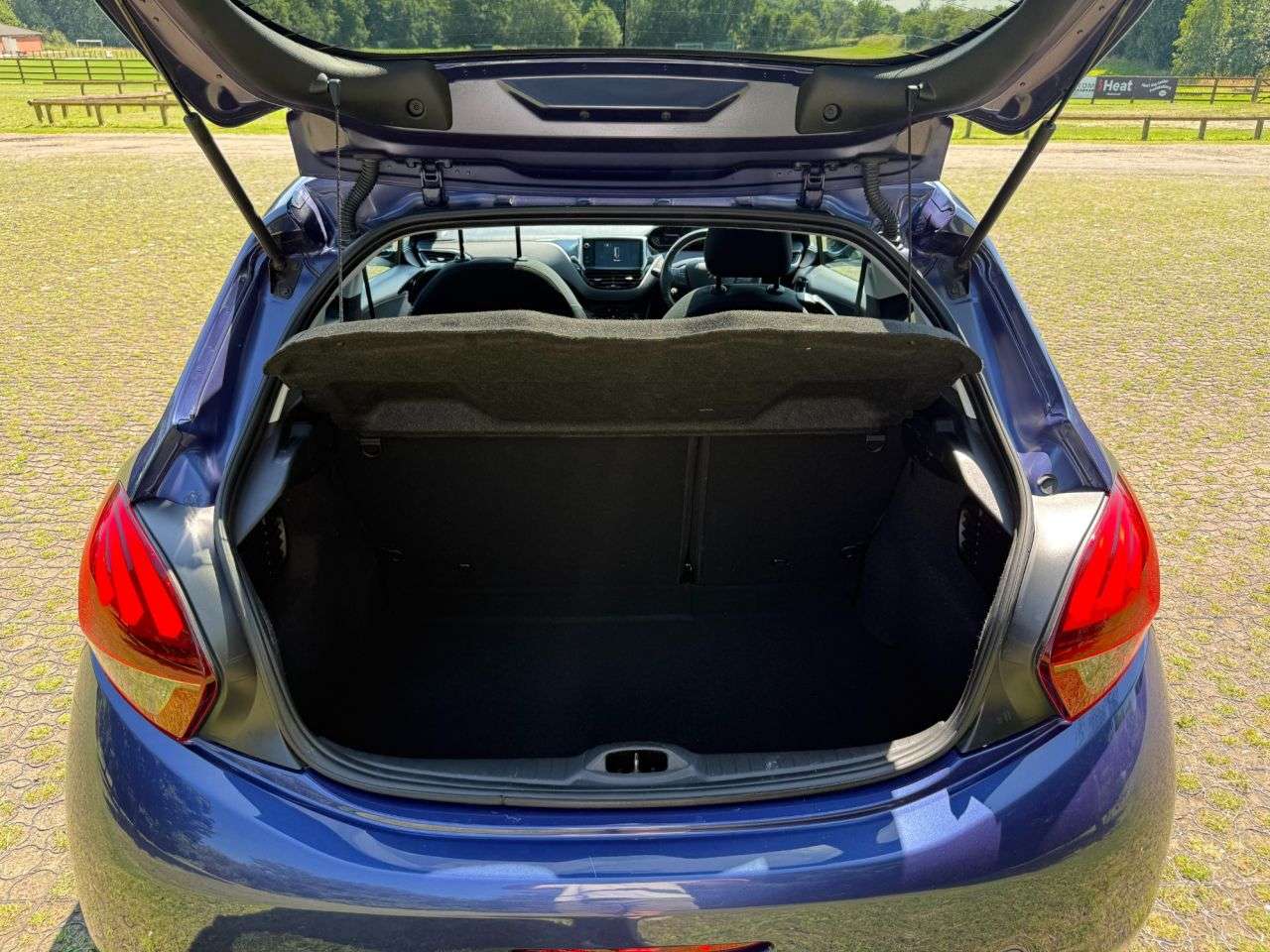 2016 PEUGEOT 208 2016 PEUGEOT 208