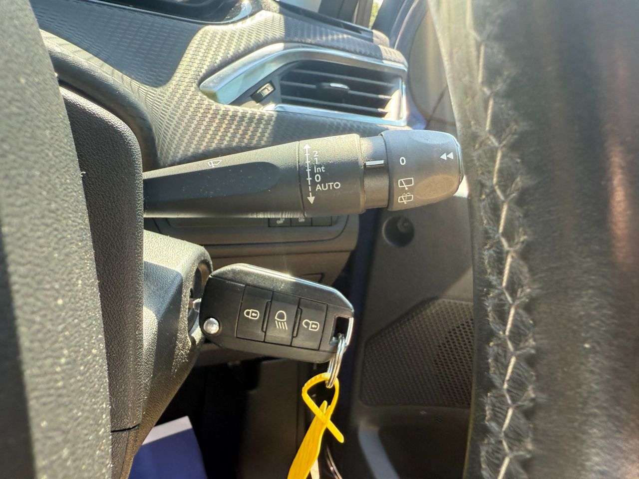 2016 PEUGEOT 208 2016 PEUGEOT 208