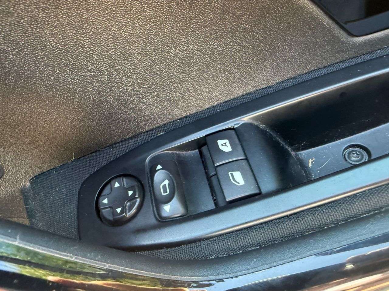 2016 PEUGEOT 208 2016 PEUGEOT 208