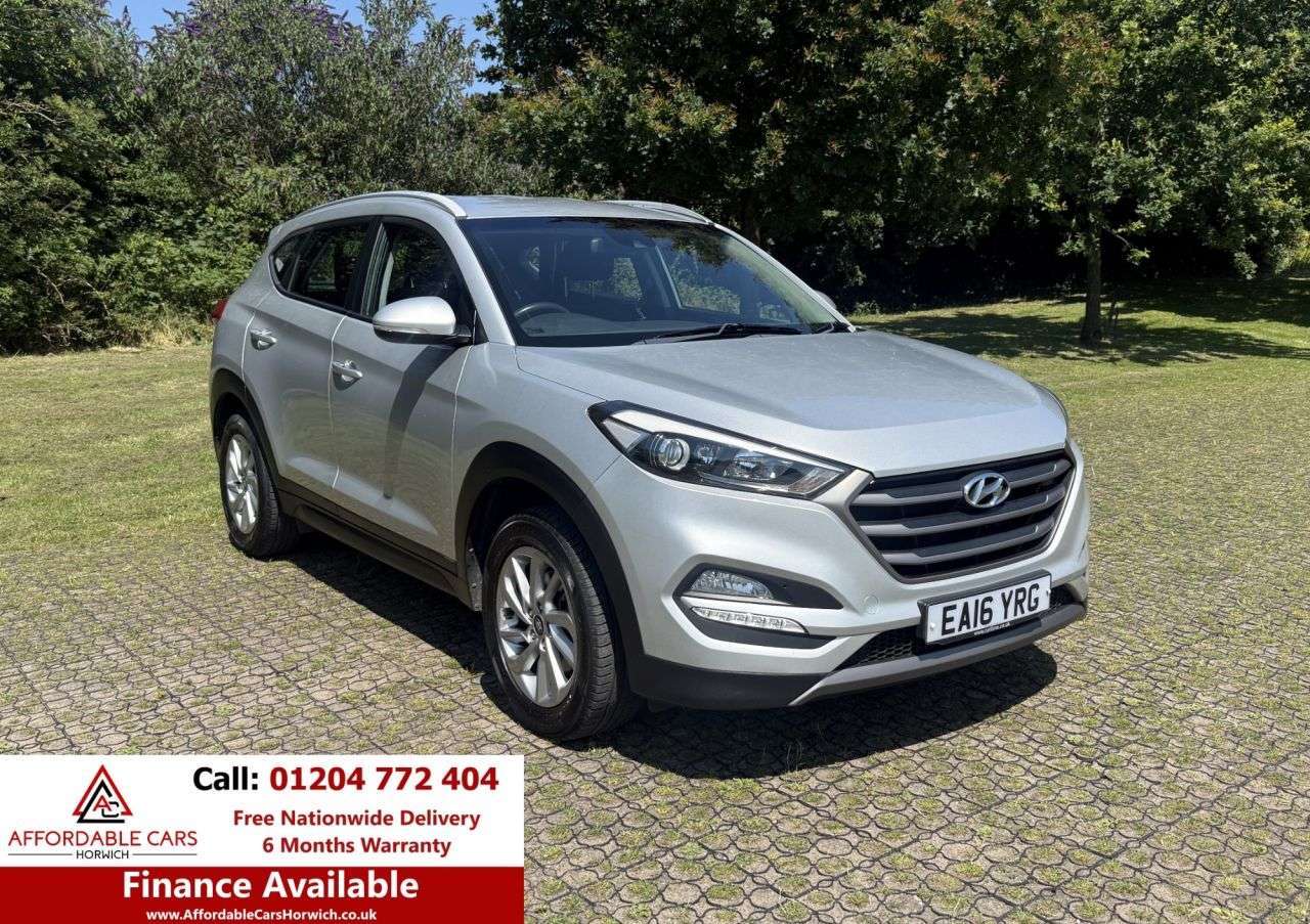 A 2016 HYUNDAI TUCSON 1.6 GDi Blue Drive SE SUV 5dr Petrol Manual Euro 6 (s/s) (132 ps) A 2016 HYUNDAI TUCSON 1.6 GDi Blue Drive SE SUV 5dr Petrol Manual Euro 6 (s/s) (132 ps)