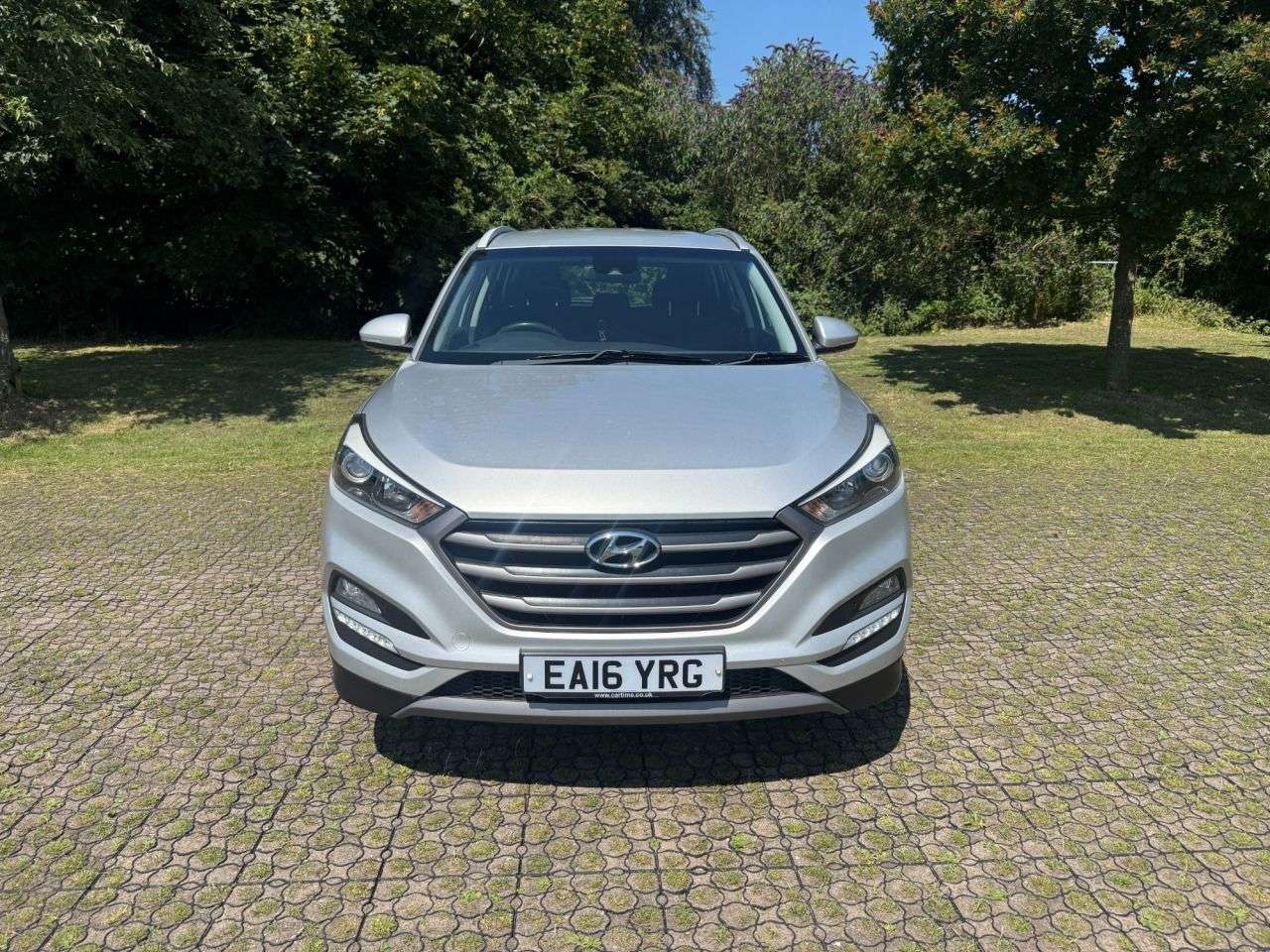 A 2016 HYUNDAI TUCSON 1.6 GDi Blue Drive SE SUV 5dr Petrol Manual Euro 6 (s/s) (132 ps) A 2016 HYUNDAI TUCSON 1.6 GDi Blue Drive SE SUV 5dr Petrol Manual Euro 6 (s/s) (132 ps)