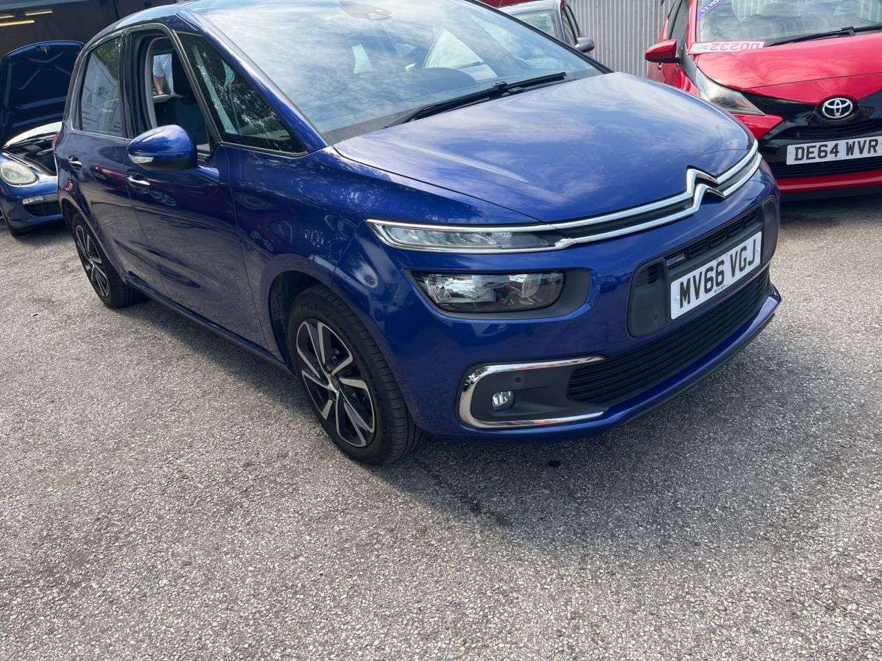 A 2016 CITROEN C4 PICASSO 1.2 PureTech Feel MPV 5dr Petrol Manual Euro 6 (s/s) (130 ps) A 2016 CITROEN C4 PICASSO 1.2 PureTech Feel MPV 5dr Petrol Manual Euro 6 (s/s) (130 ps)