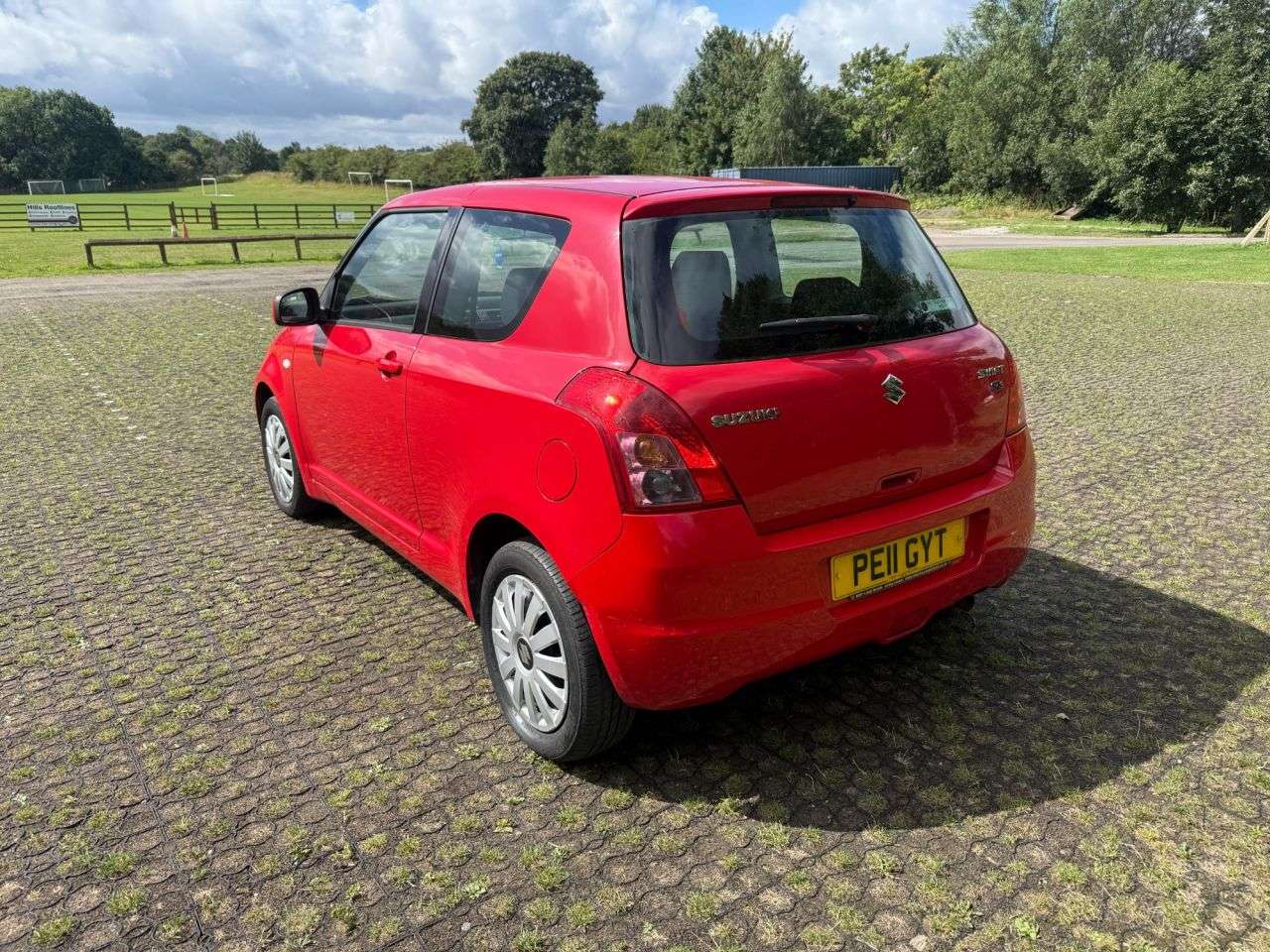 A 2011 SUZUKI SWIFT 1.3 SZ3 Hatchback 3dr Petrol Manual (140 g/km, 91 bhp) A 2011 SUZUKI SWIFT 1.3 SZ3 Hatchback 3dr Petrol Manual (140 g/km, 91 bhp)