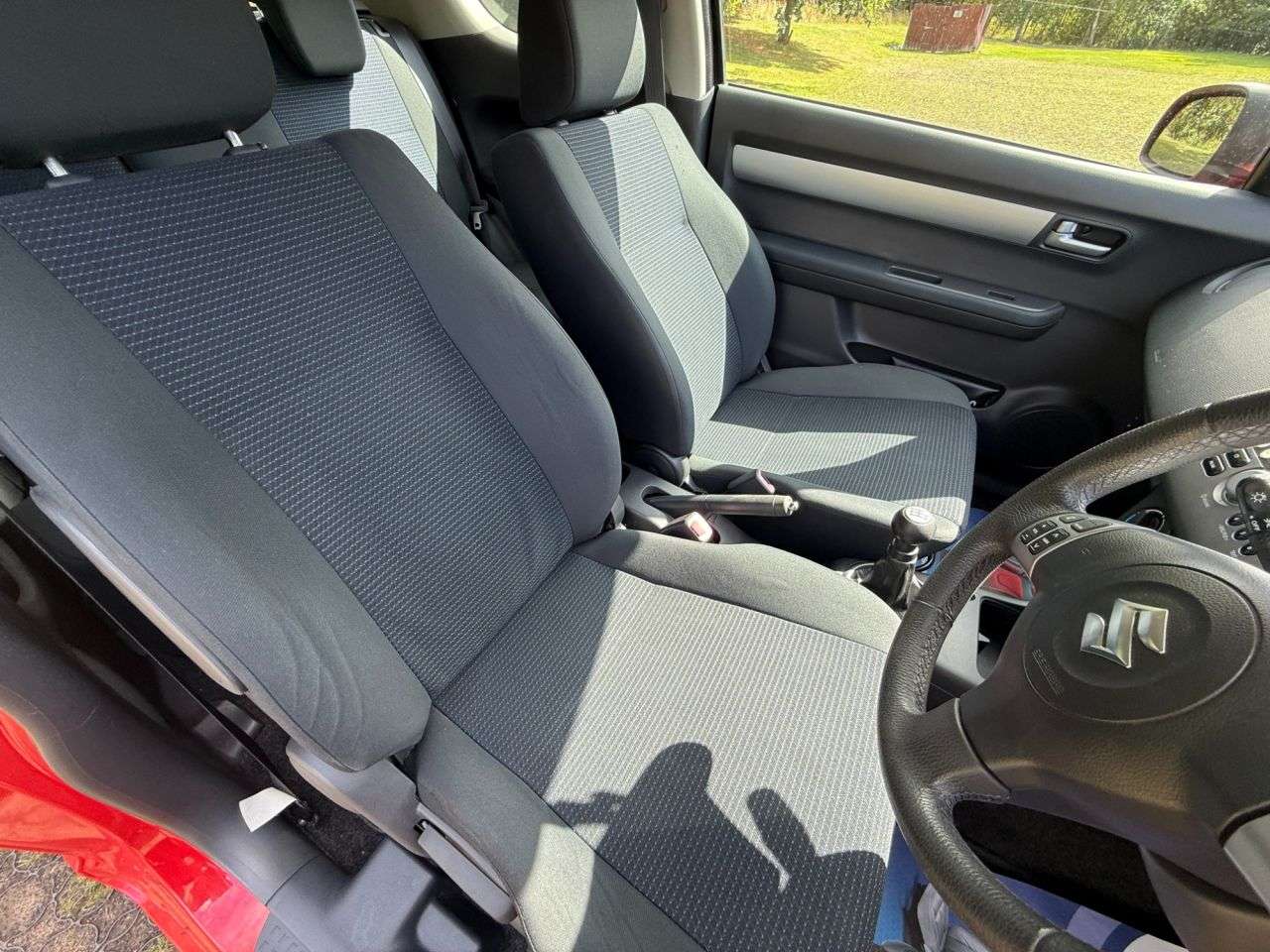 2011 SUZUKI SWIFT 2011 SUZUKI SWIFT