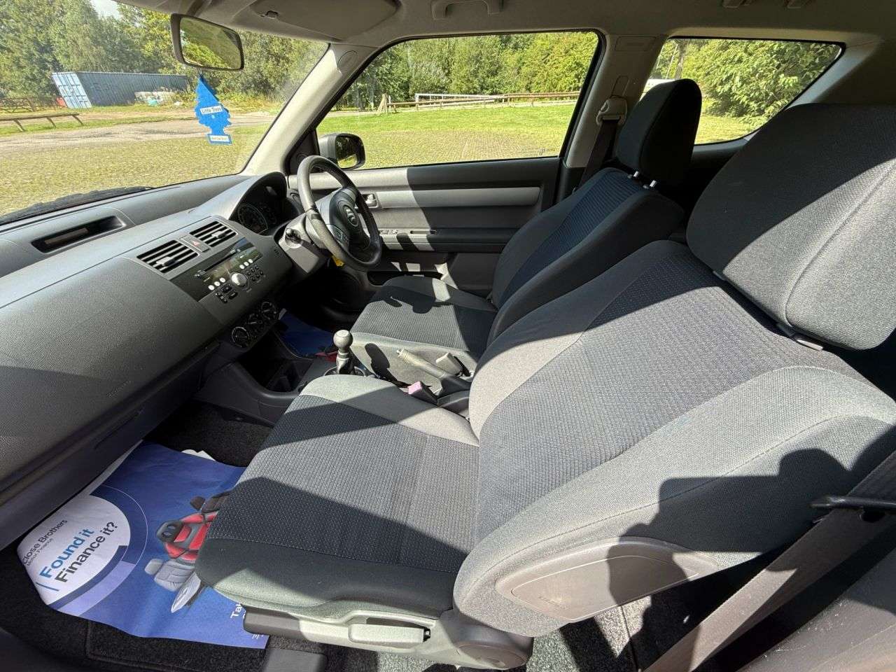 2011 SUZUKI SWIFT 2011 SUZUKI SWIFT