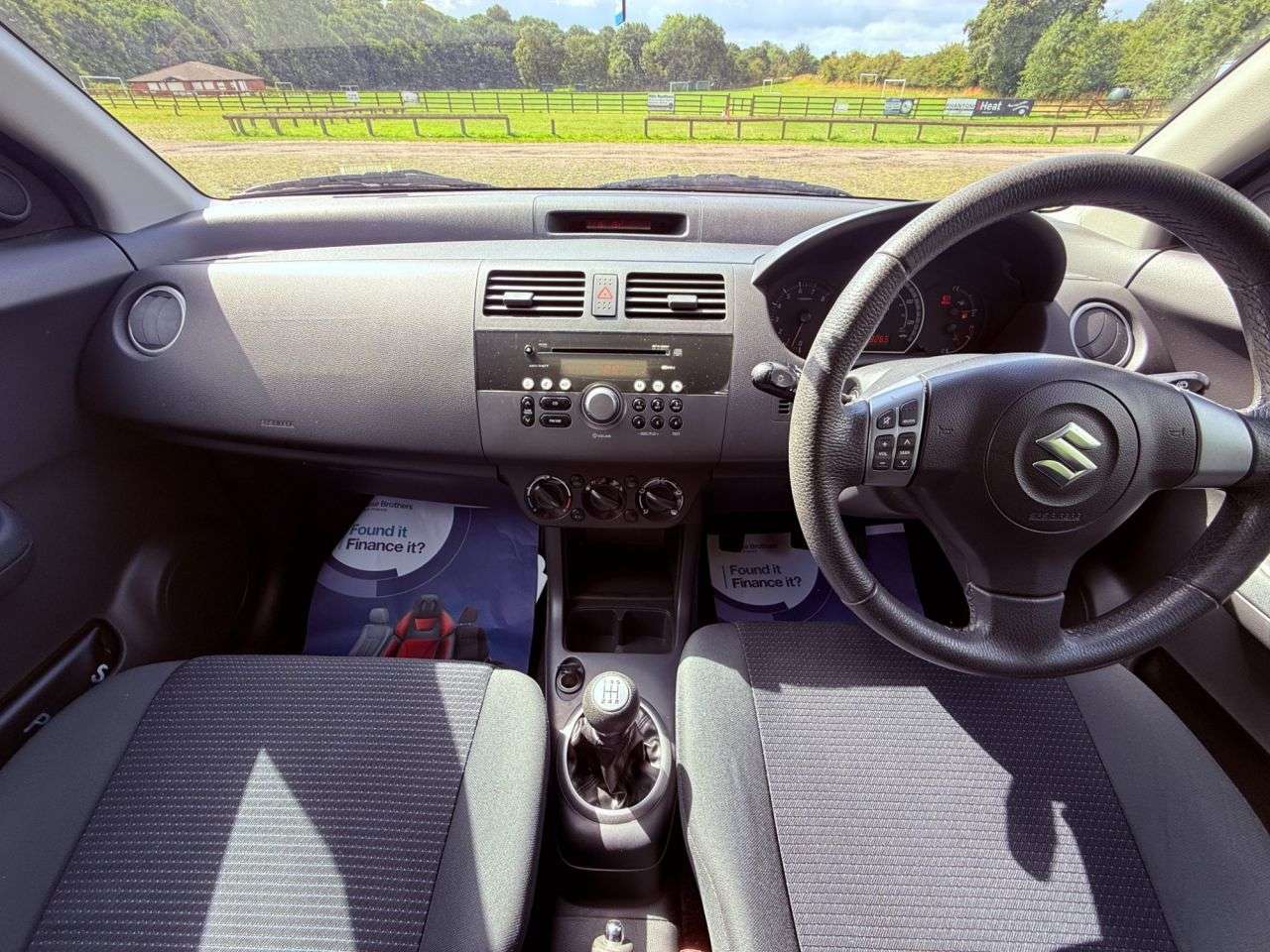 2011 SUZUKI SWIFT 2011 SUZUKI SWIFT