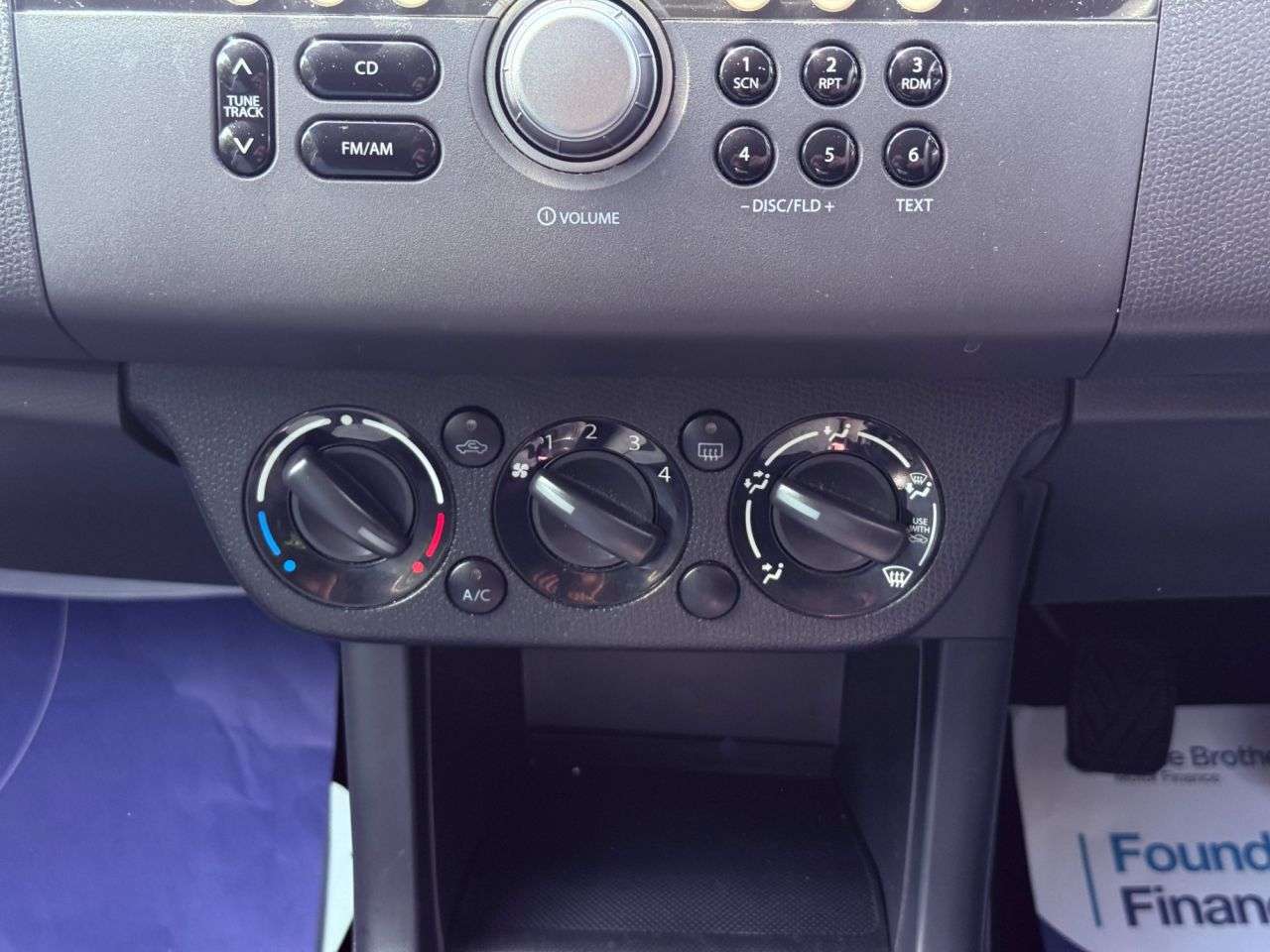 2011 SUZUKI SWIFT 2011 SUZUKI SWIFT