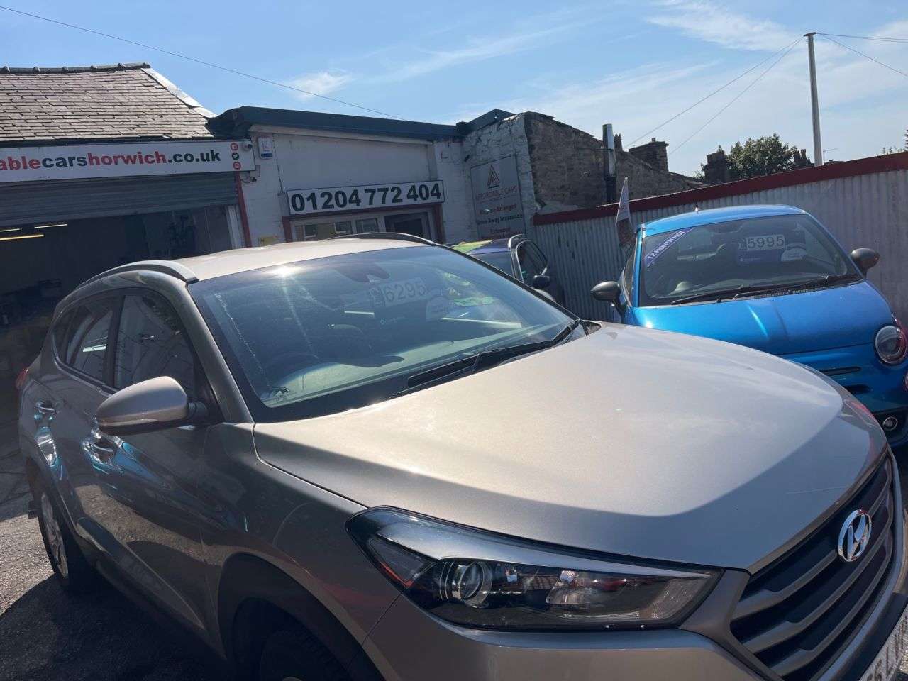 A 2016 HYUNDAI TUCSON 1.7 CRDi Blue Drive SE Nav SUV 5dr Diesel Manual Euro 6 (s/s) (116 ps) A 2016 HYUNDAI TUCSON 1.7 CRDi Blue Drive SE Nav SUV 5dr Diesel Manual Euro 6 (s/s) (116 ps)