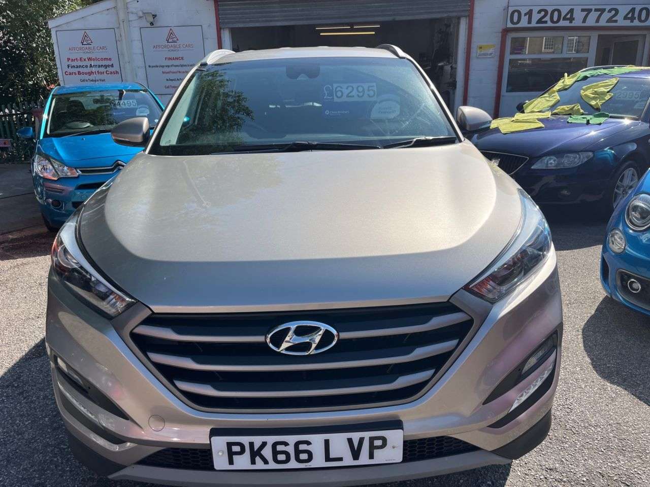 A 2016 HYUNDAI TUCSON 1.7 CRDi Blue Drive SE Nav SUV 5dr Diesel Manual Euro 6 (s/s) (116 ps) A 2016 HYUNDAI TUCSON 1.7 CRDi Blue Drive SE Nav SUV 5dr Diesel Manual Euro 6 (s/s) (116 ps)