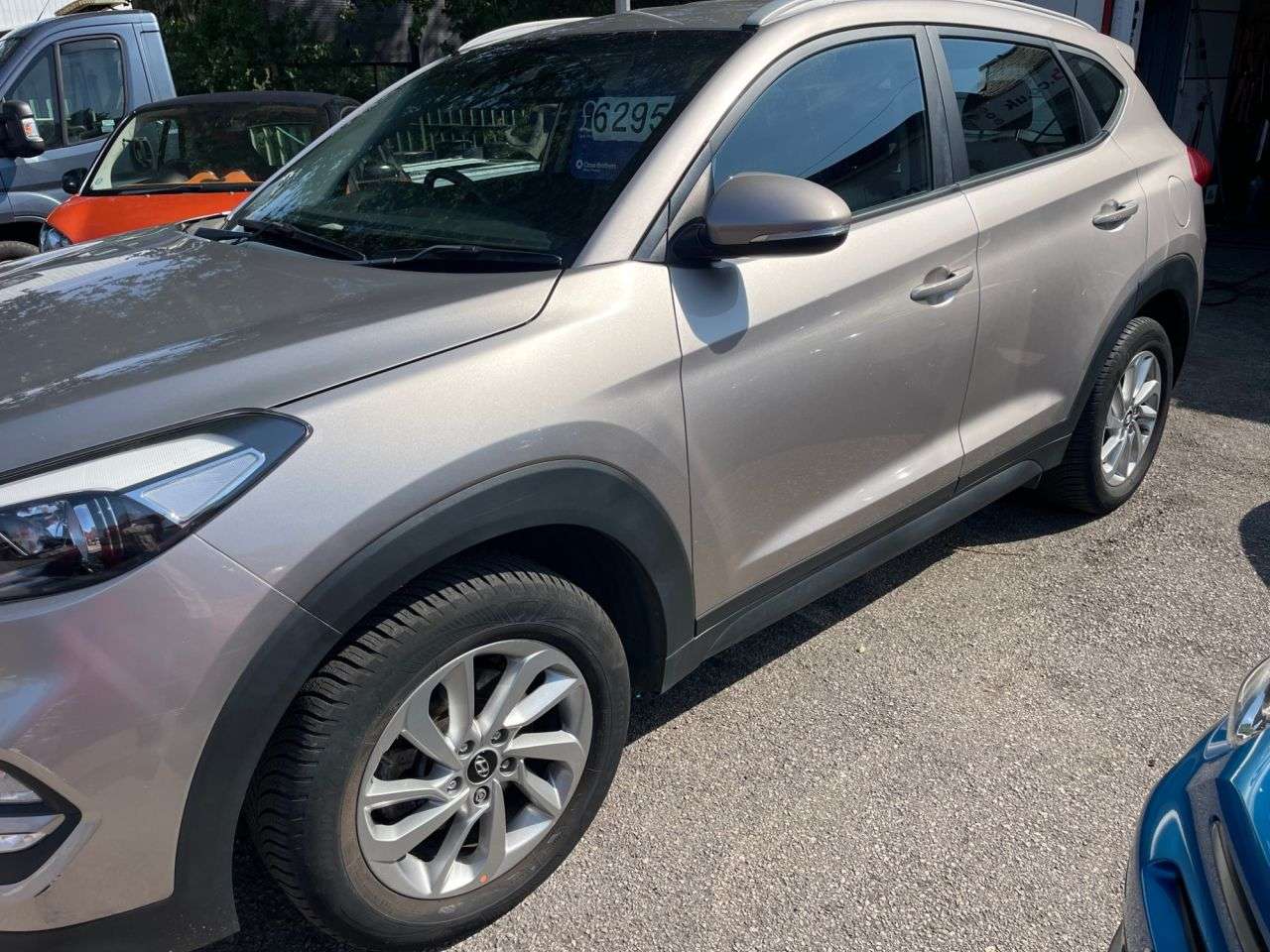 A 2016 HYUNDAI TUCSON 1.7 CRDi Blue Drive SE Nav SUV 5dr Diesel Manual Euro 6 (s/s) (116 ps) A 2016 HYUNDAI TUCSON 1.7 CRDi Blue Drive SE Nav SUV 5dr Diesel Manual Euro 6 (s/s) (116 ps)