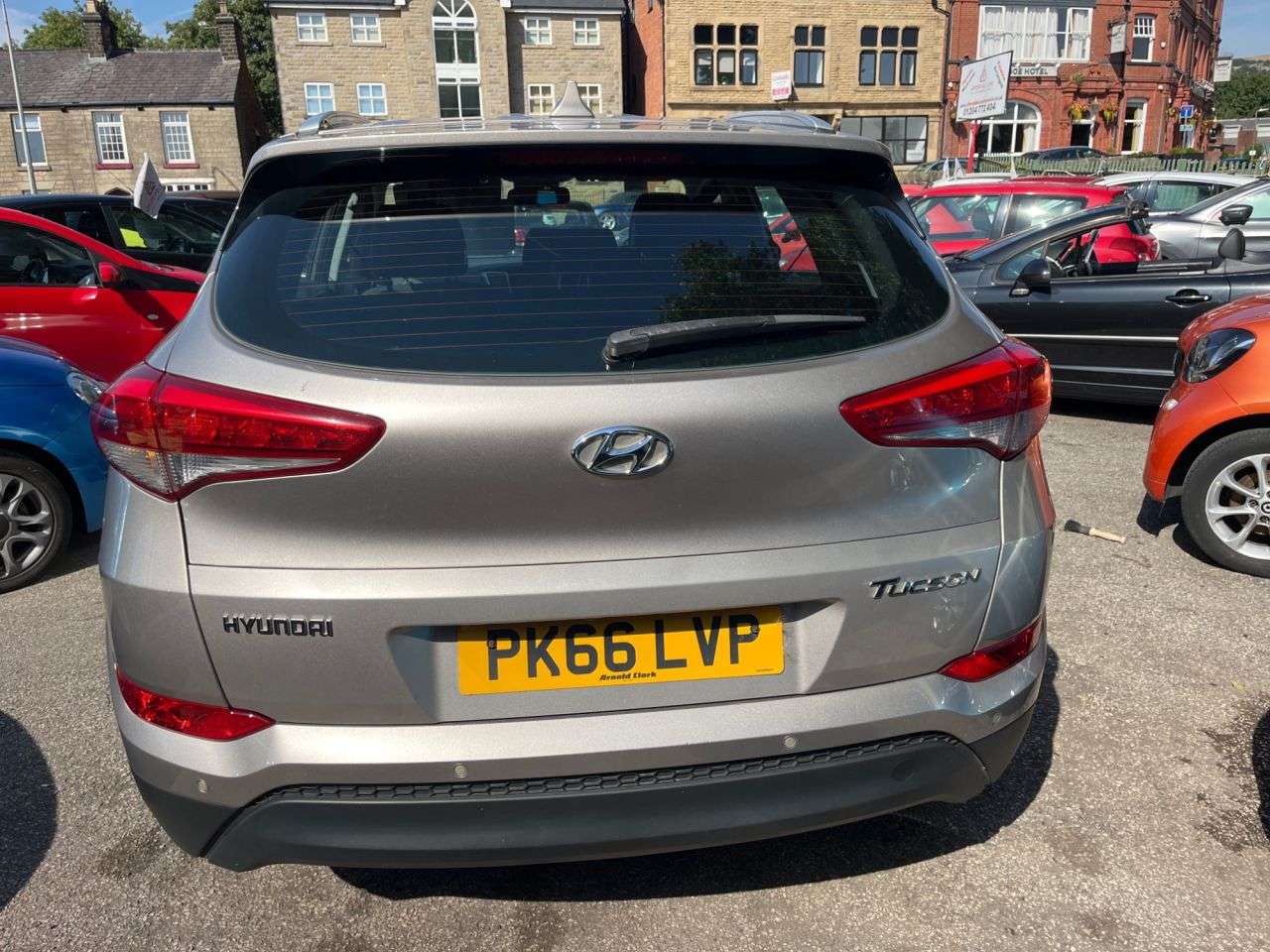 A 2016 HYUNDAI TUCSON 1.7 CRDi Blue Drive SE Nav SUV 5dr Diesel Manual Euro 6 (s/s) (116 ps) A 2016 HYUNDAI TUCSON 1.7 CRDi Blue Drive SE Nav SUV 5dr Diesel Manual Euro 6 (s/s) (116 ps)