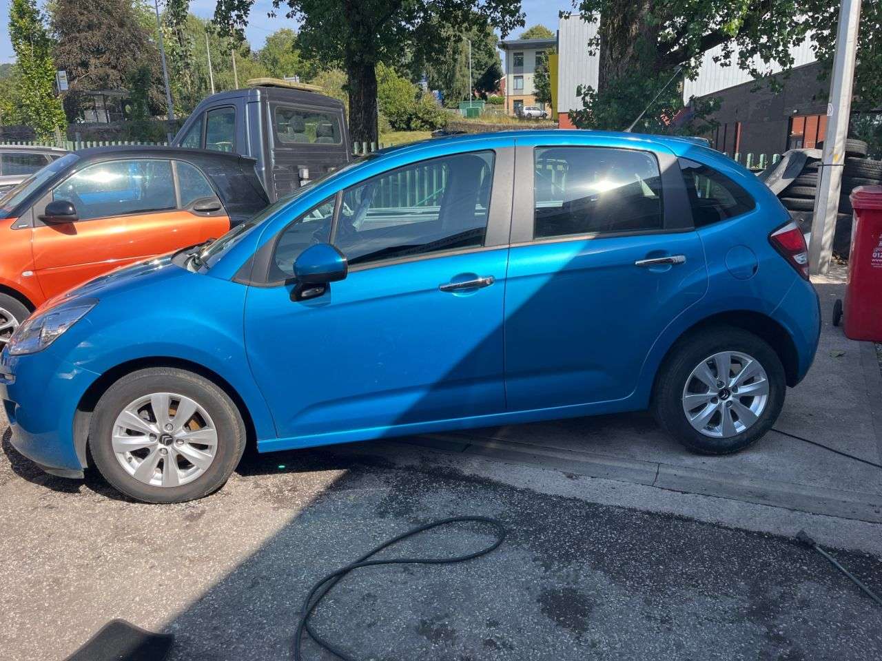 A 2015 CITROEN C3 1.2 PureTech VTR+ Hatchback 5dr Petrol Manual Euro 6 (82 ps) A 2015 CITROEN C3 1.2 PureTech VTR+ Hatchback 5dr Petrol Manual Euro 6 (82 ps)