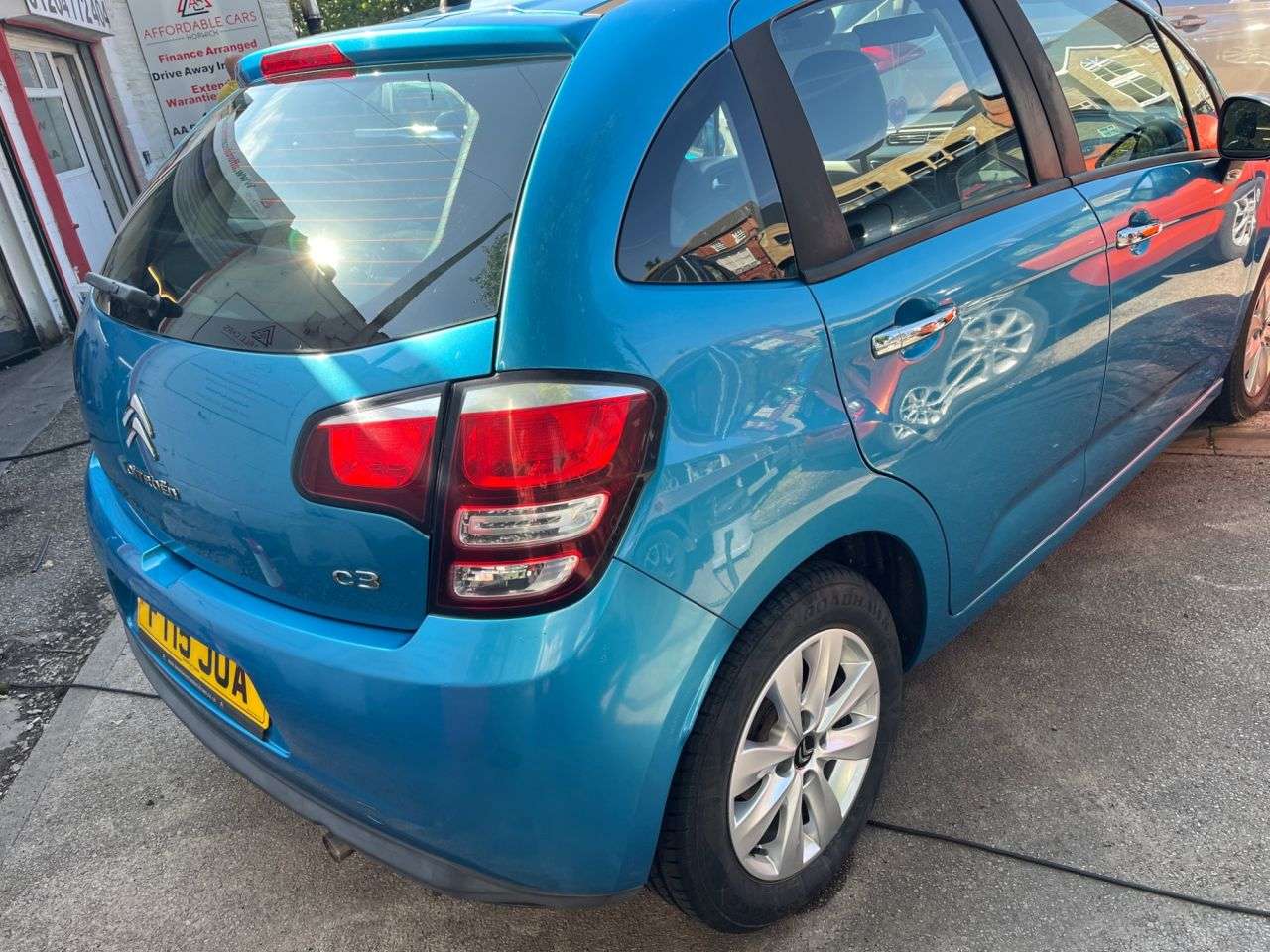 A 2015 CITROEN C3 1.2 PureTech VTR+ Hatchback 5dr Petrol Manual Euro 6 (82 ps) A 2015 CITROEN C3 1.2 PureTech VTR+ Hatchback 5dr Petrol Manual Euro 6 (82 ps)