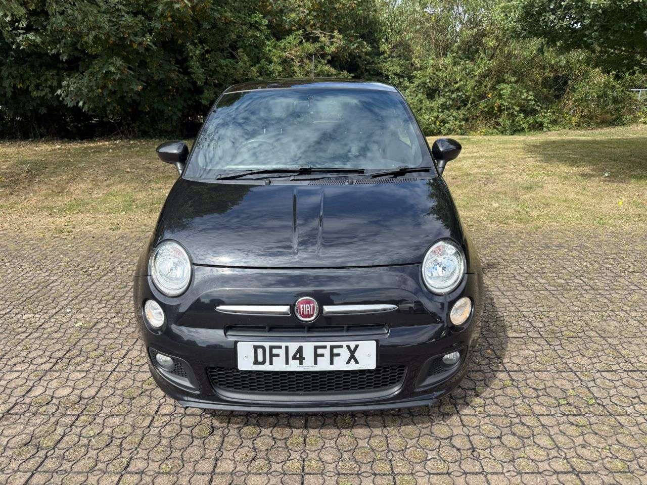 A 2014 FIAT 500 0.9 TwinAir S Hatchback 3dr Petrol Manual Euro 6 (s/s) (105 ps) A 2014 FIAT 500 0.9 TwinAir S Hatchback 3dr Petrol Manual Euro 6 (s/s) (105 ps)