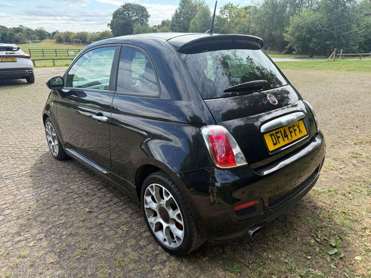 A 2014 FIAT 500 0.9 TwinAir S Hatchback 3dr Petrol Manual Euro 6 (s/s) (105 ps) A 2014 FIAT 500 0.9 TwinAir S Hatchback 3dr Petrol Manual Euro 6 (s/s) (105 ps)
