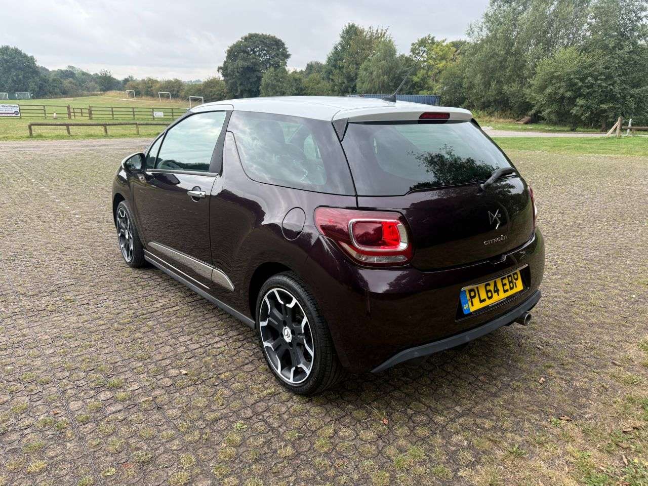 A 2014 CITROEN DS3 1.6 VTi DStyle Plus Hatchback 3dr Petrol Auto Euro 5 (120 ps) A 2014 CITROEN DS3 1.6 VTi DStyle Plus Hatchback 3dr Petrol Auto Euro 5 (120 ps)