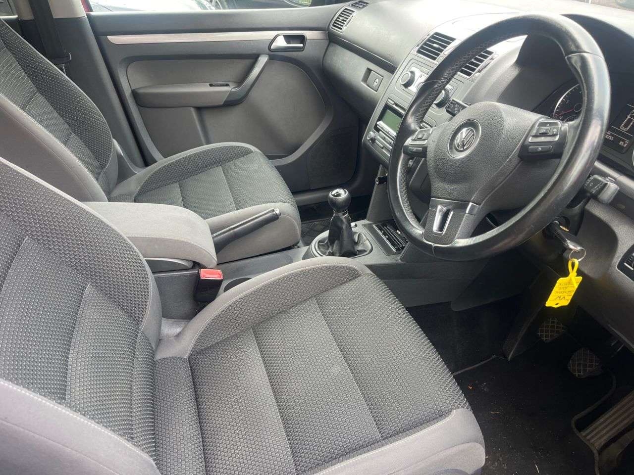 2011 VOLKSWAGEN TOURAN 2011 VOLKSWAGEN TOURAN