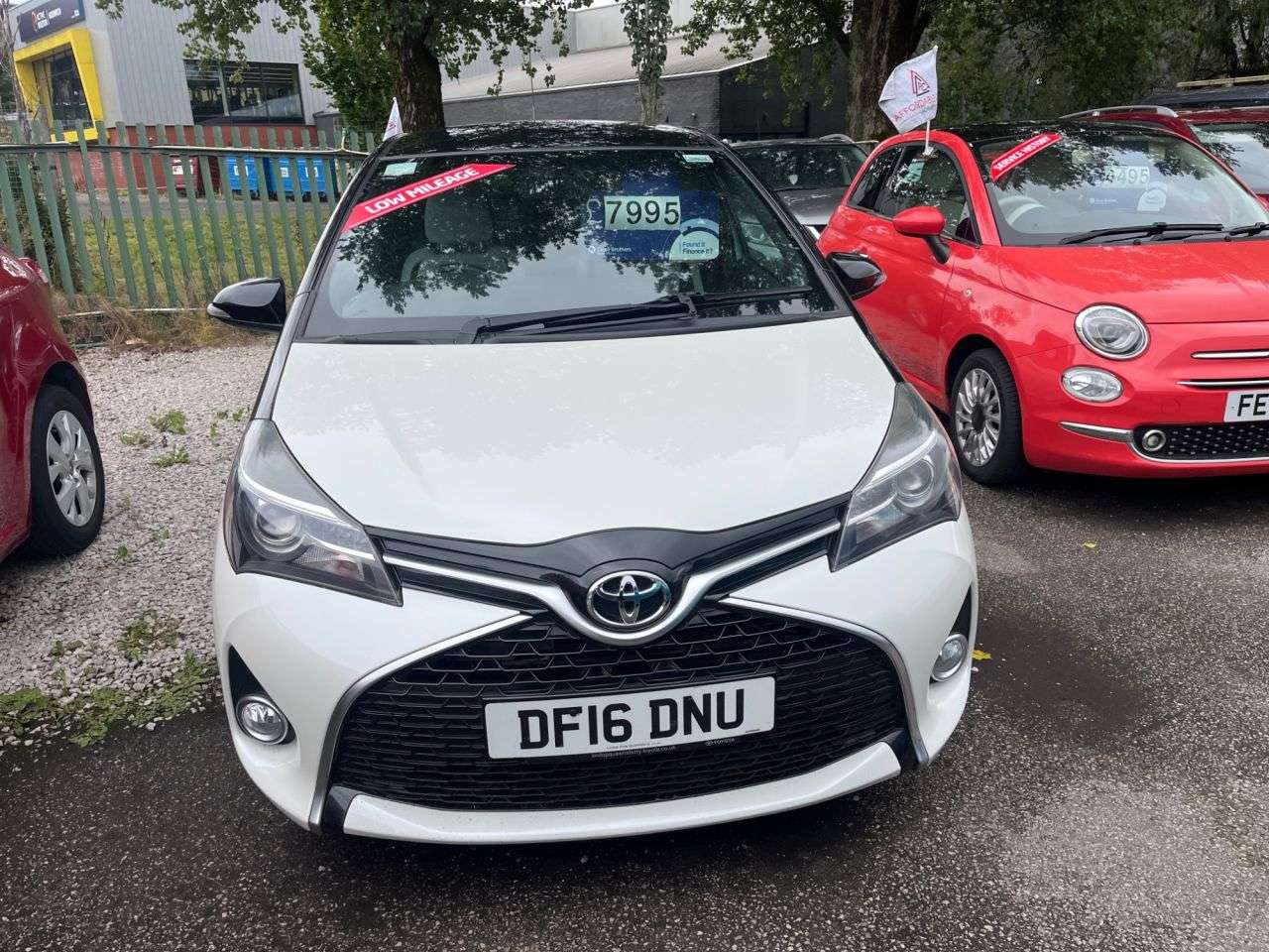 A 2016 TOYOTA YARIS 1.33 Dual VVT-i Design Hatchback 5dr Petrol Manual Euro 6 (99 ps) A 2016 TOYOTA YARIS 1.33 Dual VVT-i Design Hatchback 5dr Petrol Manual Euro 6 (99 ps)