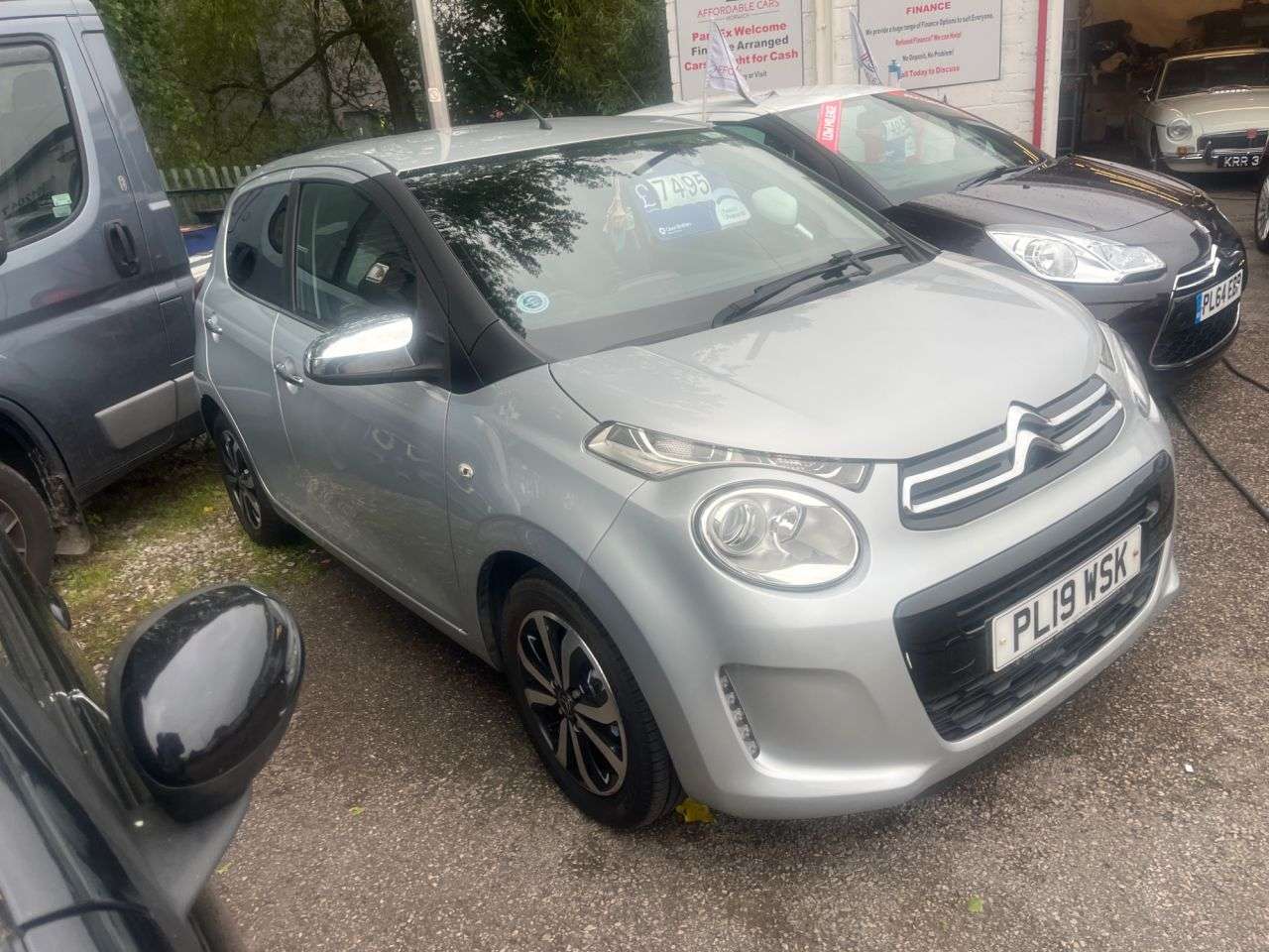A 2019 CITROEN C1 1.0 VTi Flair Hatchback 5dr Petrol Manual Euro 6 (72 ps) A 2019 CITROEN C1 1.0 VTi Flair Hatchback 5dr Petrol Manual Euro 6 (72 ps)