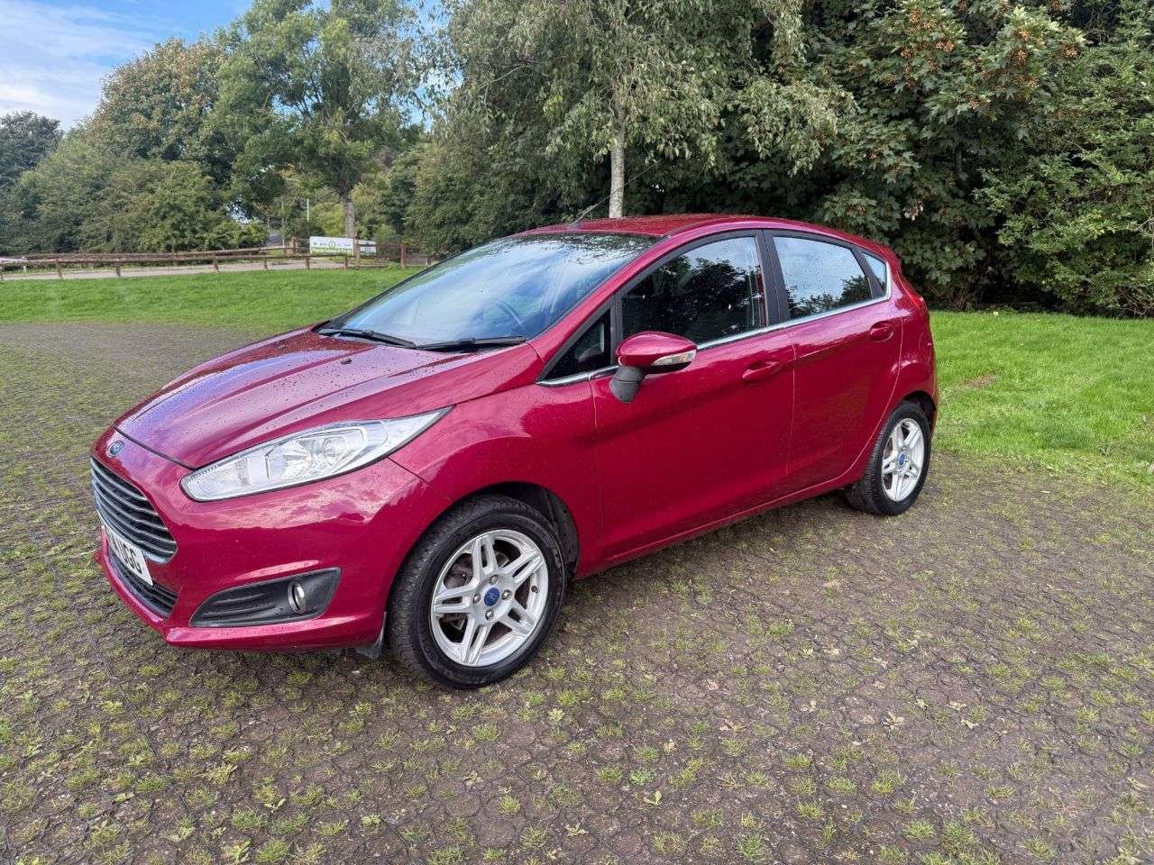 A 2014 FORD FIESTA 1.6 Zetec Hatchback 5dr Petrol Powershift Euro 5 (105 ps) A 2014 FORD FIESTA 1.6 Zetec Hatchback 5dr Petrol Powershift Euro 5 (105 ps)