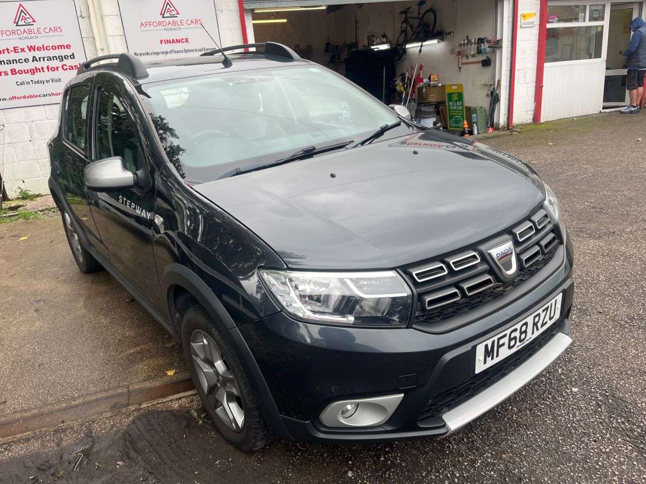 A 2018 DACIA SANDERO STEPWAY 0.9 TCe Essential Hatchback 5dr Petrol Manual Euro 6 (s/s) (90 ps) A 2018 DACIA SANDERO STEPWAY 0.9 TCe Essential Hatchback 5dr Petrol Manual Euro 6 (s/s) (90 ps)