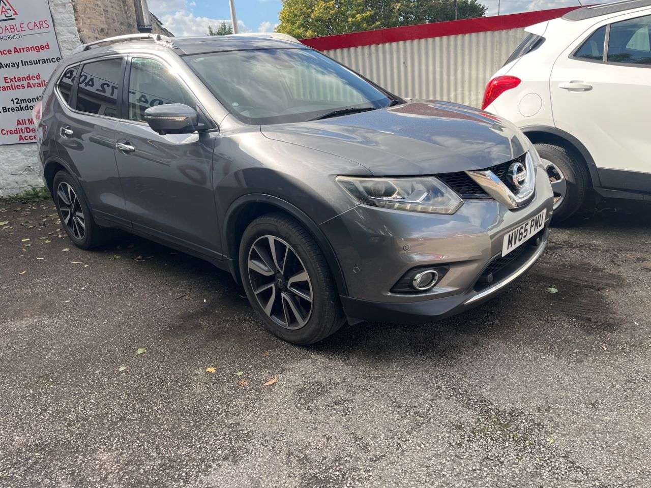 A 2015 NISSAN X-TRAIL 1.6 dCi Tekna SUV 5dr Diesel Manual 4WD Euro 6 (s/s) (130 ps) A 2015 NISSAN X-TRAIL 1.6 dCi Tekna SUV 5dr Diesel Manual 4WD Euro 6 (s/s) (130 ps)