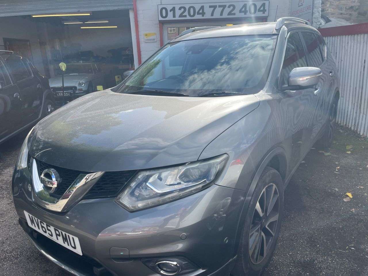 A 2015 NISSAN X-TRAIL 1.6 dCi Tekna SUV 5dr Diesel Manual 4WD Euro 6 (s/s) (130 ps) A 2015 NISSAN X-TRAIL 1.6 dCi Tekna SUV 5dr Diesel Manual 4WD Euro 6 (s/s) (130 ps)