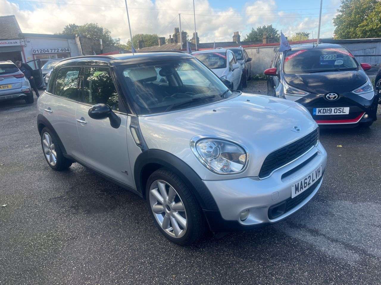 A 2012 MINI COUNTRYMAN 1.6 Cooper S SUV 5dr Petrol Manual ALL4 Euro 5 (s/s) (184 ps) A 2012 MINI COUNTRYMAN 1.6 Cooper S SUV 5dr Petrol Manual ALL4 Euro 5 (s/s) (184 ps)
