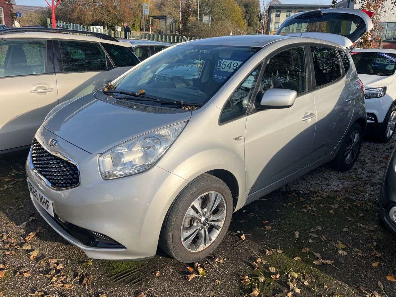 A 2016 KIA VENGA 1.4 CRDi SR7 MPV 5dr Diesel Manual Euro 5 (89 bhp) A 2016 KIA VENGA 1.4 CRDi SR7 MPV 5dr Diesel Manual Euro 5 (89 bhp)
