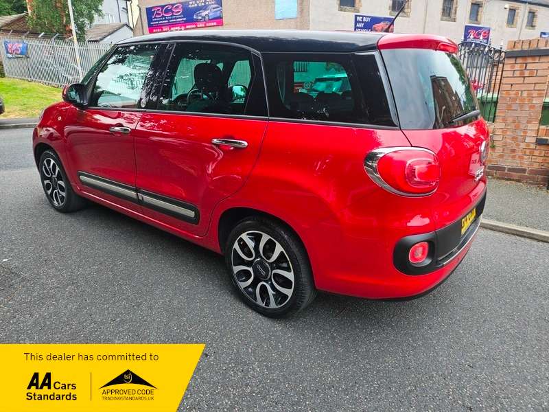 A 2014 FIAT 500L 0.9 TWINAIR POP STAR MPW 7 SEATER A 2014 FIAT 500L 0.9 TWINAIR POP STAR MPW 7 SEATER