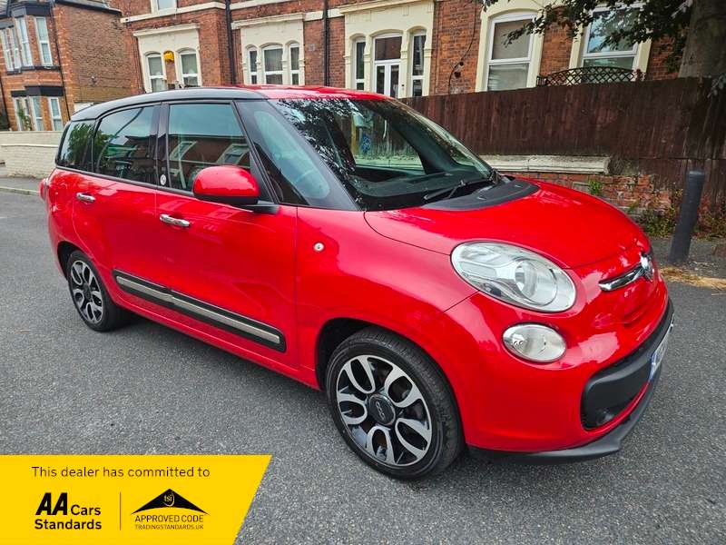 A 2014 FIAT 500L 0.9 TWINAIR POP STAR MPW 7 SEATER A 2014 FIAT 500L 0.9 TWINAIR POP STAR MPW 7 SEATER