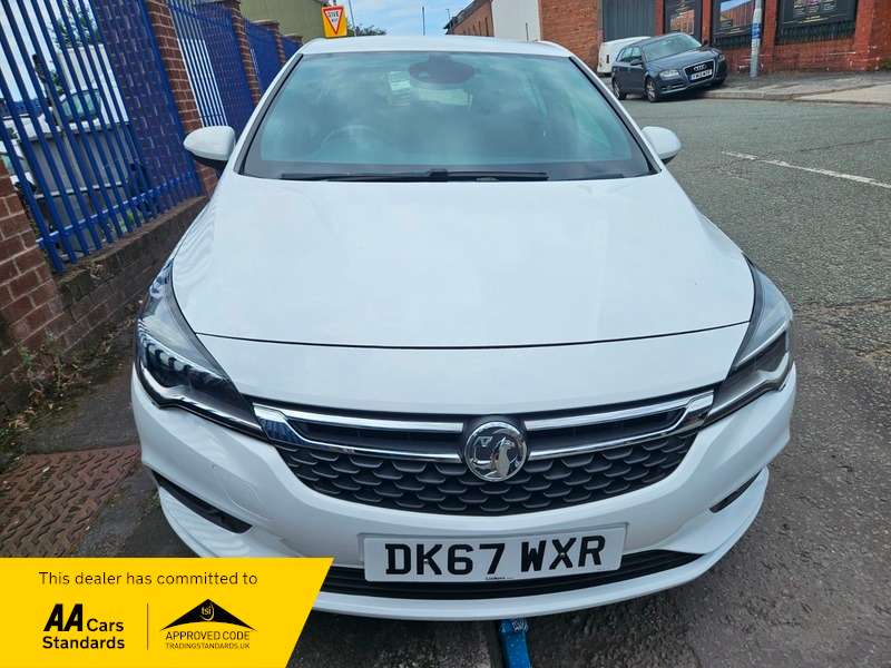 A 2017 VAUXHALL ASTRA 1.4 TURBO SRI A 2017 VAUXHALL ASTRA 1.4 TURBO SRI