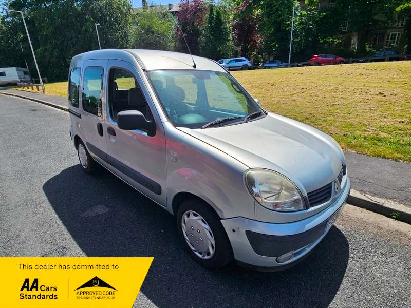 A 2006 RENAULT KANGOO EXPRESSION 16V WHEELCHAIR ACCESS VEHICLE A 2006 RENAULT KANGOO EXPRESSION 16V WHEELCHAIR ACCESS VEHICLE