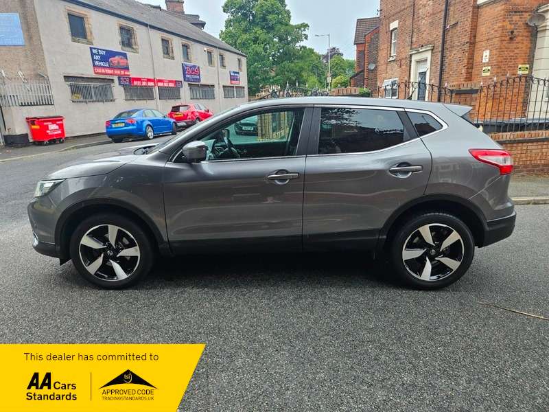 A 2015 NISSAN QASHQAI DCI N-TEC A 2015 NISSAN QASHQAI DCI N-TEC