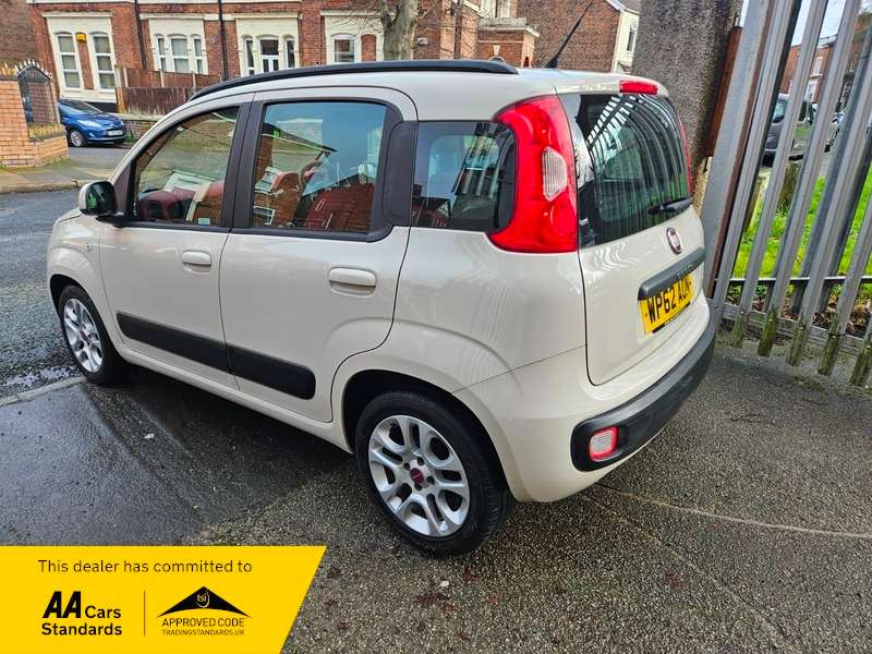 A 2012 FIAT PANDA LOUNGE A 2012 FIAT PANDA LOUNGE