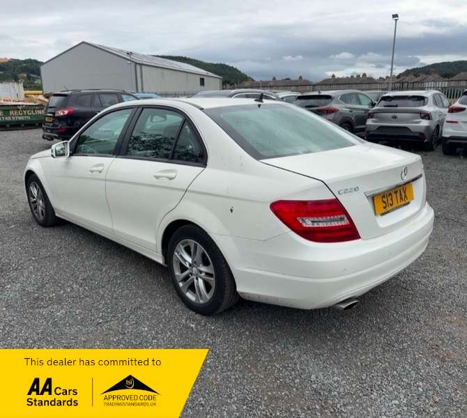A 2013 MERCEDES C CLASS C220 CDI BLUEEFFICIENCY EXECUTIVE SE A 2013 MERCEDES C CLASS C220 CDI BLUEEFFICIENCY EXECUTIVE SE