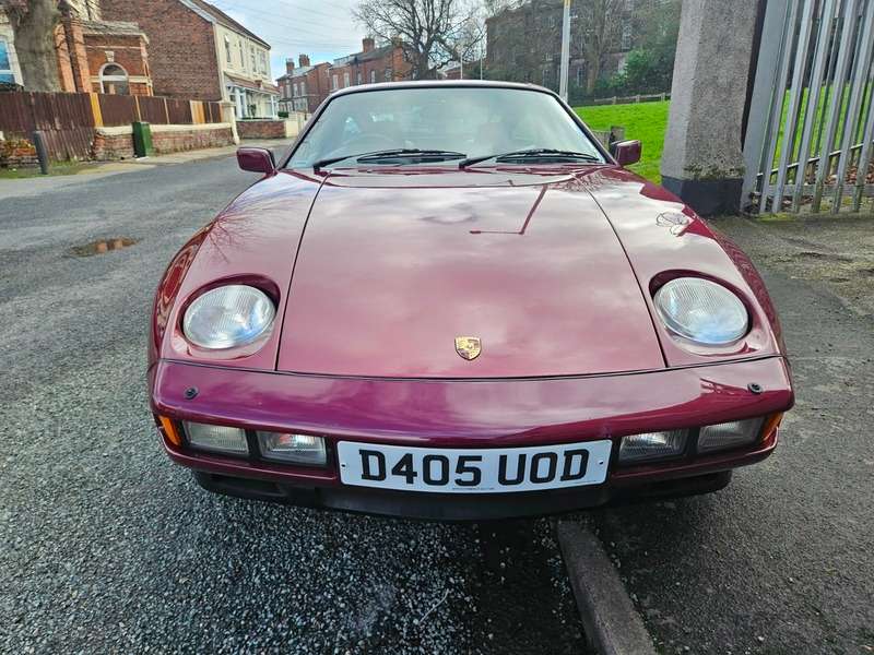 A 1986 PORSCHE 928 S2 4.7 86.5 A 1986 PORSCHE 928 S2 4.7 86.5