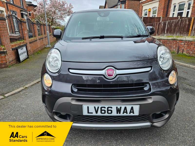 A 2016 FIAT 500L 1.3 MULTIJET TREKKING DUALOGIC A 2016 FIAT 500L 1.3 MULTIJET TREKKING DUALOGIC